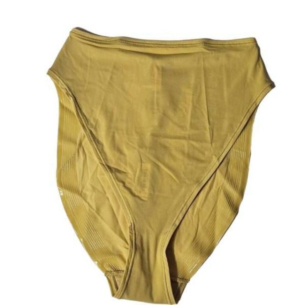 SKIMS BRIEF PANTY NWT